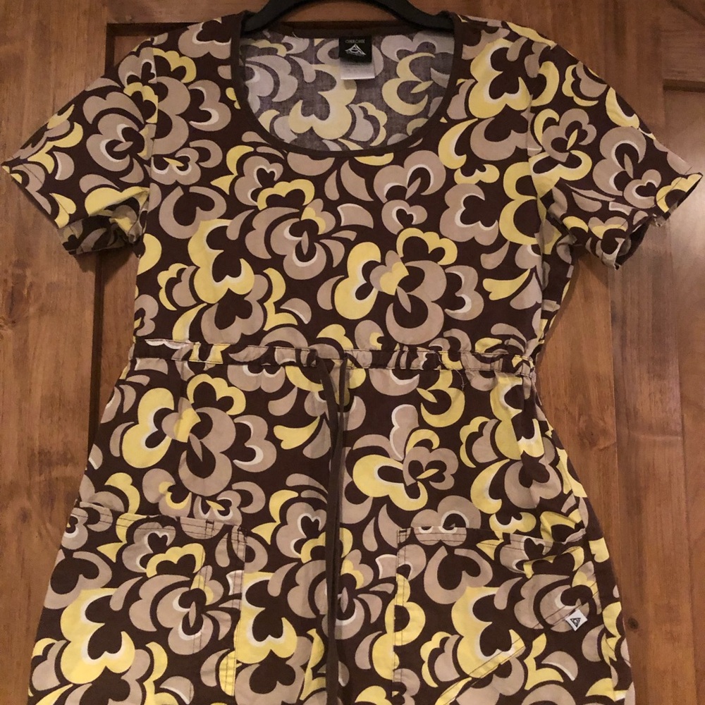 Cherokee brand Paisley scrub top size small.